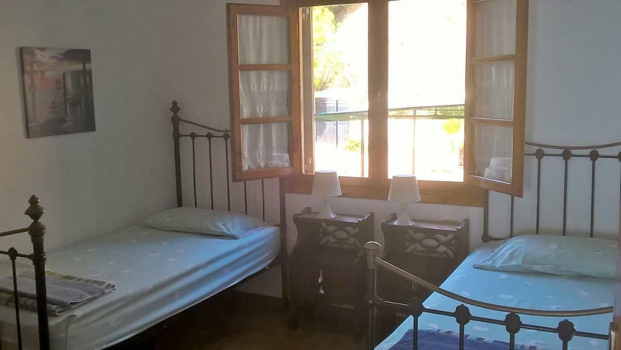 Sangue Blu Beachfront Villa Apartment Agios Nikolaos  Esterno foto